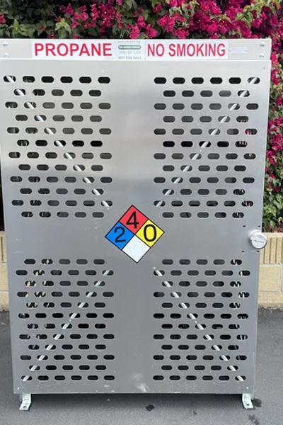 propane tank lock and rack