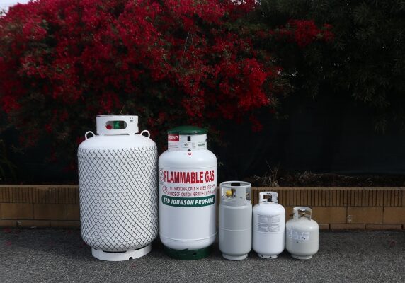 different sized propane tanks